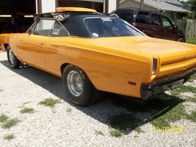 1969 plymouth roadrunner  complete roller  with title.dodge
