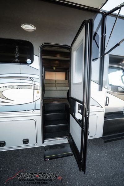 2021 NeXus RV Wraith Super 32W