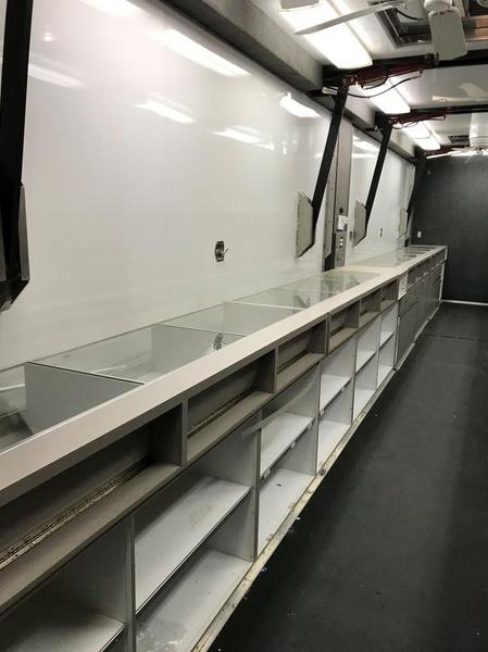 2002 FEATHERLITE 1075 MERCHANDISE TRAILER for Sale $1,000,000