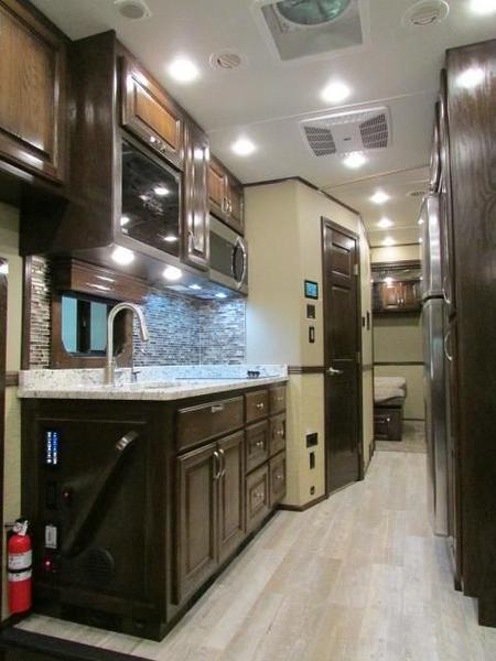 2020 Showhauler 5 Slides Bunk Beds 35QFSSL-B Class A RV for Sale $0
