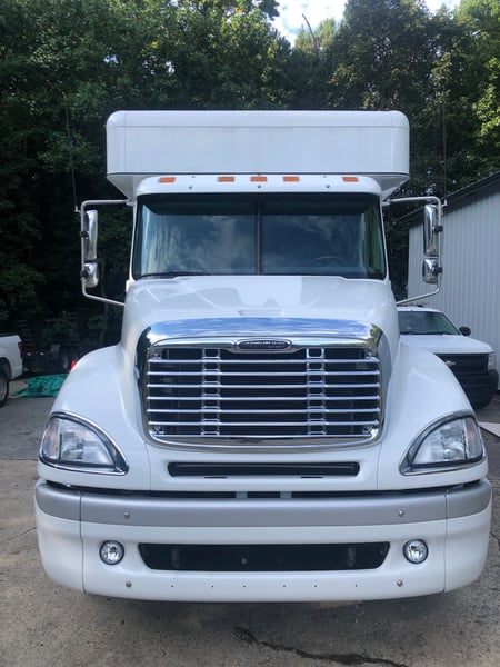 2003 FREIGHTLINER COLUMBIA CHASSIS CAT C15 RV/HAULER  for Sale $99,500 