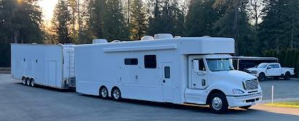 2012 NRC Dual Slide Columbia Coach. 55K Miles