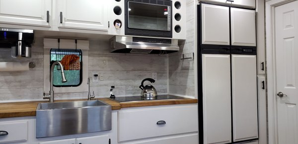 Remodeled 2005 Showhauler 45 for Sale $219,000