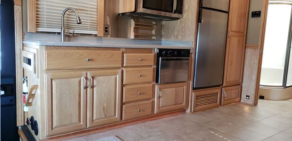 2010 Renegade 39' Motorhome/Toterhome
