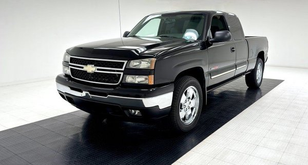 2006 Chevrolet Silverado LT 1500 Max Extended Cab 4x4 Pickup  for Sale $32,500 