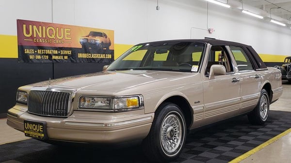 1997 Lincoln Town Car  for Sale $21,900 
