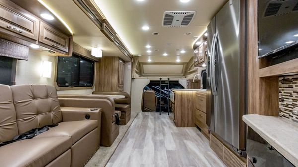 2020 Jayco Seneca 37K Freightliner Diesel Super C Motorhome for Sale in GRAND RAPIDS, MI 