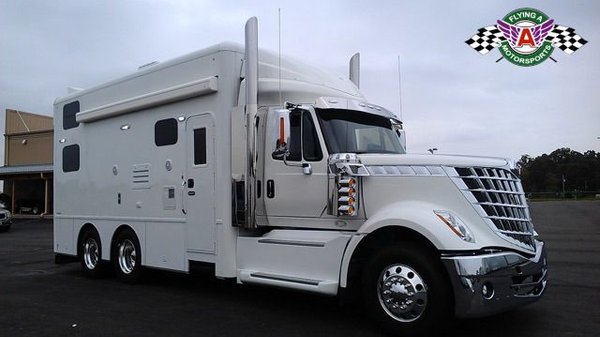 2016 Showhauler on Lonestar Chassis
