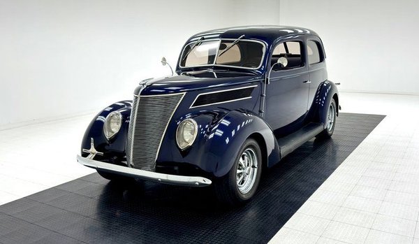 1937 Ford Deluxe Tudor Sedan  for Sale $40,500 