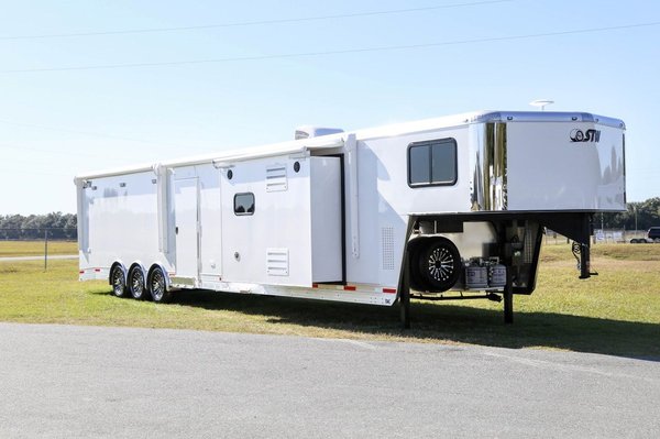 2020 STW RACE CAR HAULER WITH LUXURY LIVING QUARTERS for