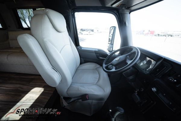 2021 NeXus RV Wraith Super 35W