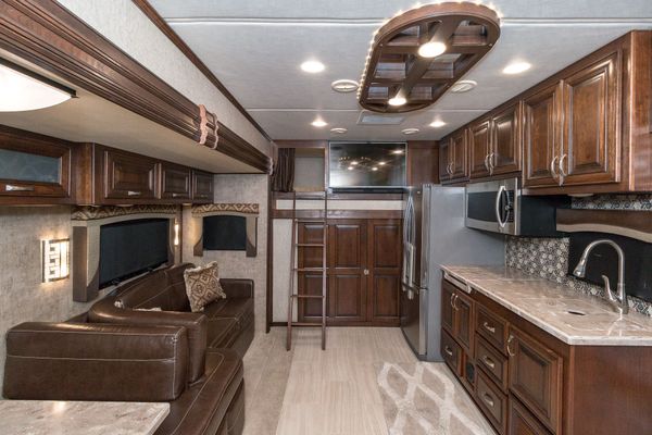 Used 2017 Haulmark Status 45MG toy hauler motorhome RV super for Sale $335,990