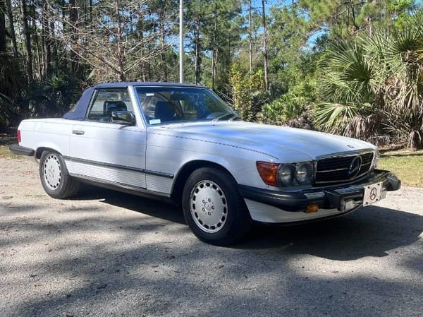 1988 Mercedes-Benz 560SL  for Sale $35,995 