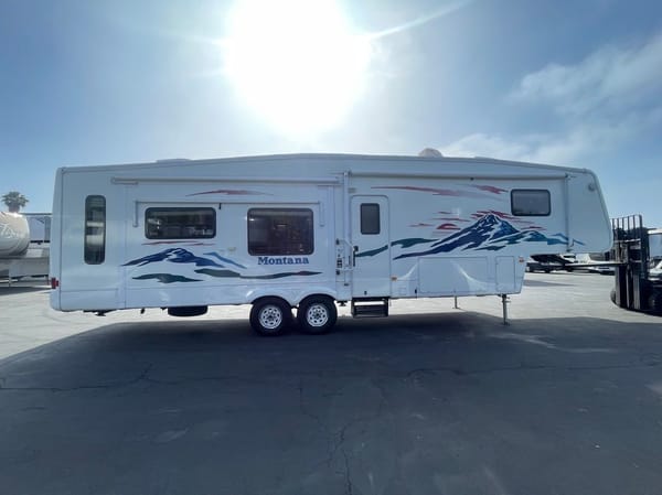 2005 KEYSTONE RV MONTANA 3400RKL