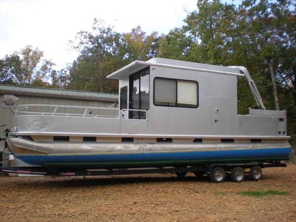 32' SUNTRACKER REGENCY PONTOON HOUSE BOAT