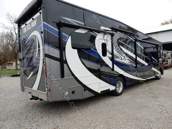 2019 Thor Motor Coach Outlaw