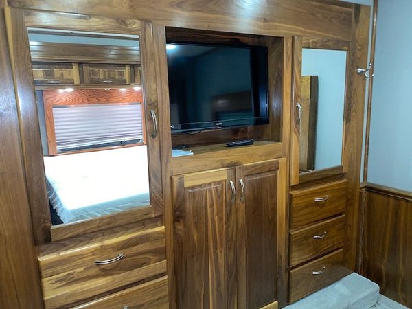 2008 Haulmark 3 Slide *INCREDIBLE FLOORPLAN* for Sale $174,900