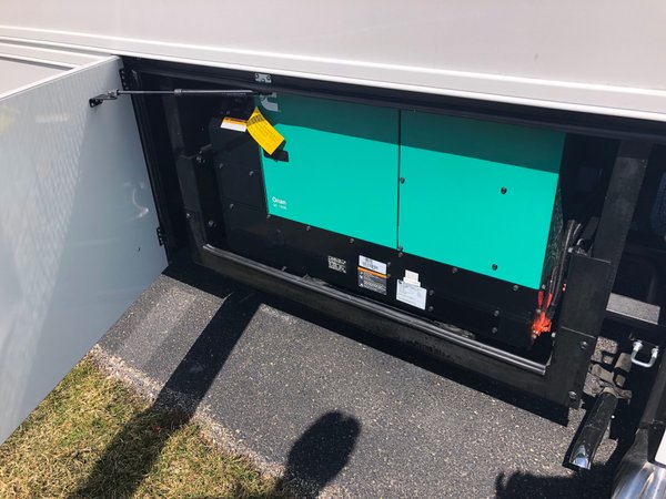 2019 Renegade Classic Sportdeck 17’ Totorhome