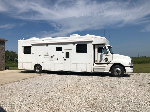 28’ NRC Freightliner toter for Sale $92,000
