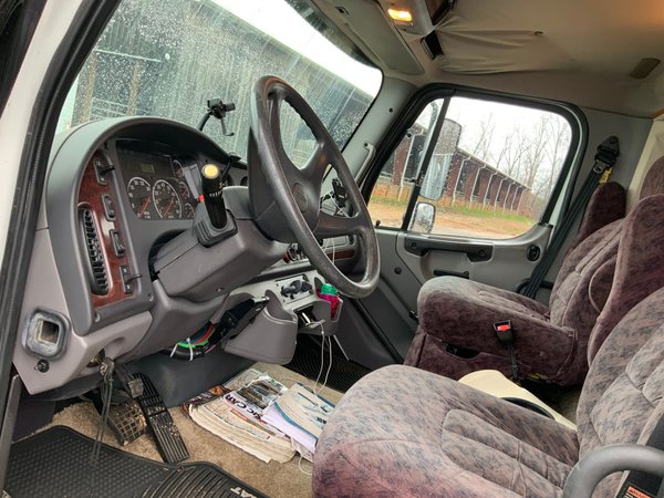 05 frieghtliner $59,500!!!!!!! for Sale $59,500