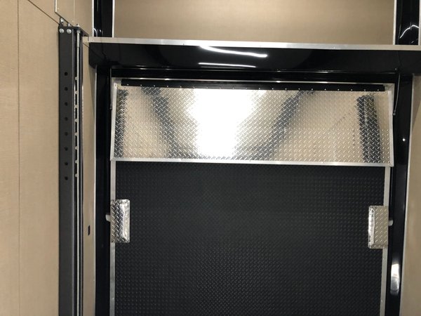 2022 30' Aluminum White Stacker