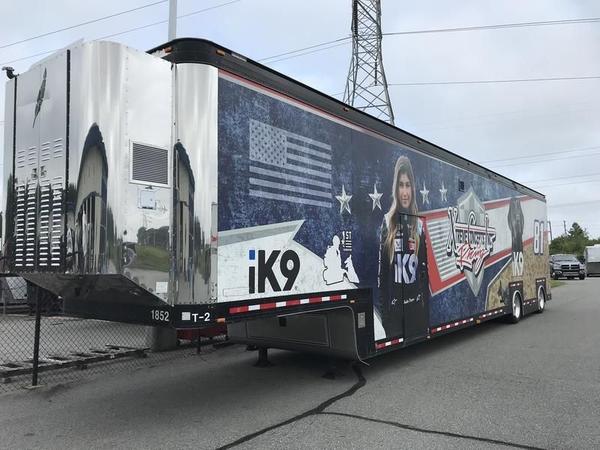 2002 FEATHERLITE 1075 MERCHANDISE TRAILER for Sale $1,000,000