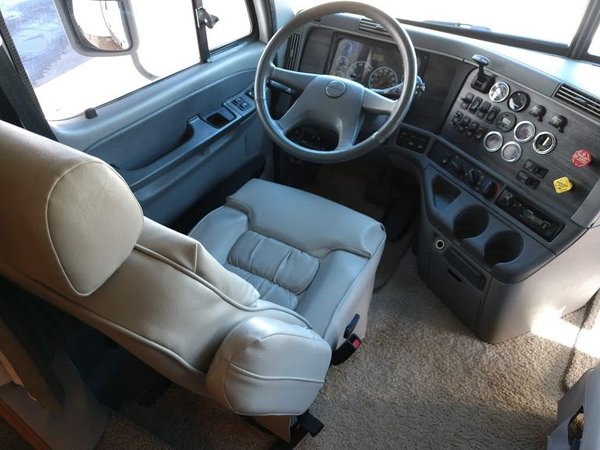 2006 Haulmark Motorgarage Mercedes 450HP 43' 1-Slides with B