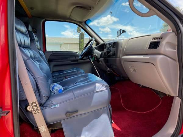 2001 14’ United Specialties Toterhome for Sale $69,990