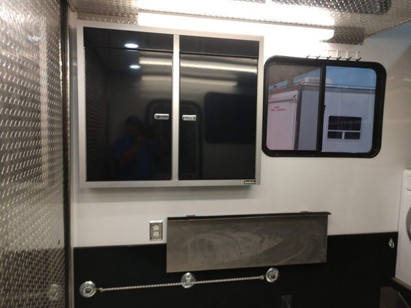 2007 Silver Crown Motorgarage 2-Slides Queen Bed Full Body P for Sale $179,900