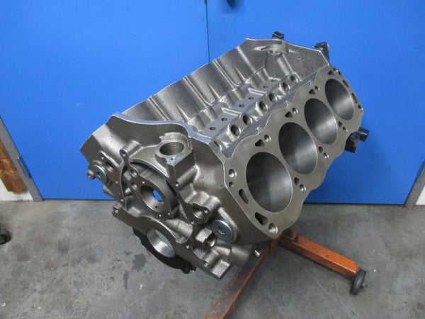Rpm / Avenger 351w Iron Engine Block