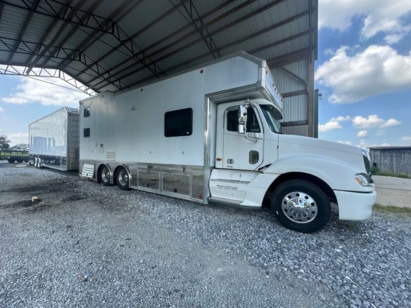 2006 freightliner with wildside conversion  for Sale $300,000 