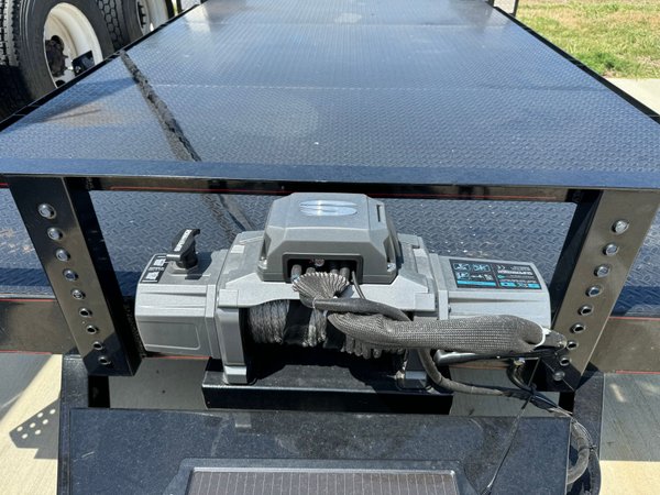 24’ steel bottom dove tail bumper pull like new  for Sale $6,250 