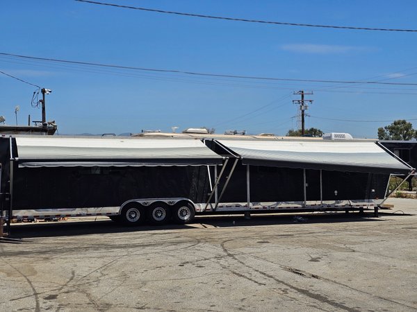 2004 Vintage Intimidator 53 Foot Toy Hauler Trailer 