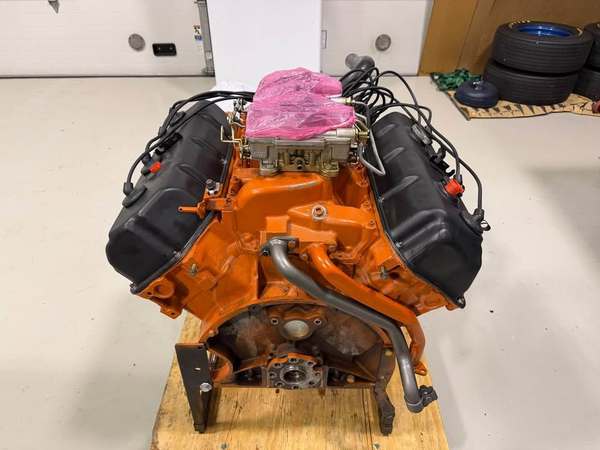 426 HEMI warranty replacement engine. No VIN  for Sale $11,000 