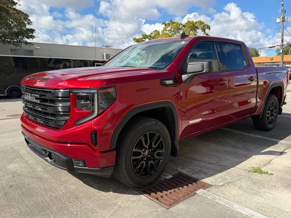2024 GMC Diesel Pick UP Only 3337 Miles