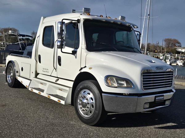 2005 Freightliner Sportchassis  for Sale $69,999 