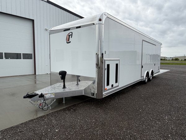  2026 Intech Lite 28' w/Escape Door 