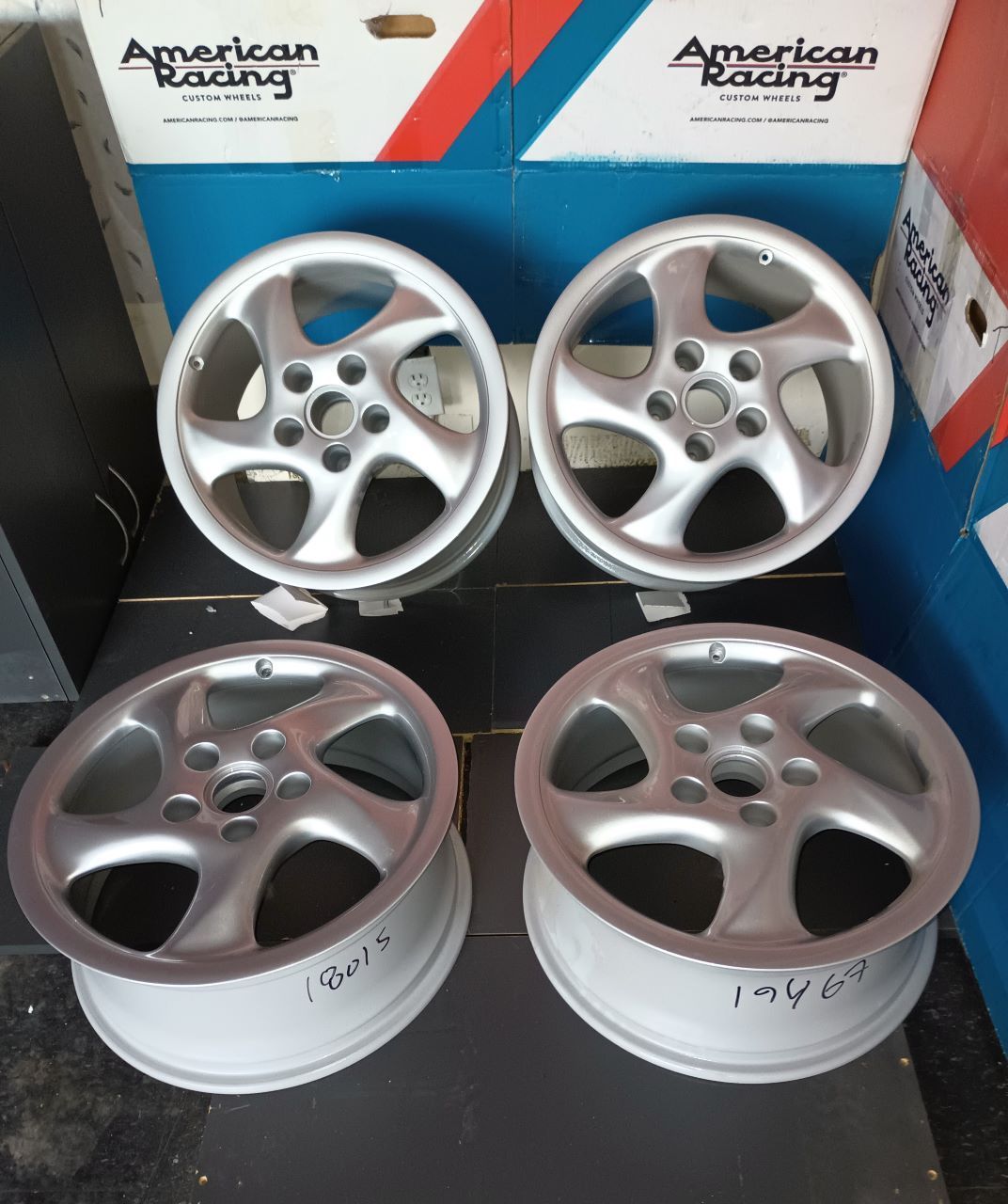 Wheels and Tires/Axles - PORSCHE Turbo Twist 18 inch wheel set Professionally Restored - Used - 1995 to 1998 Porsche 911 - 1999 to 2011 Porsche 911 - 1987 to 1991 Porsche 944 - Toronto, ON M4L 3P, Canada