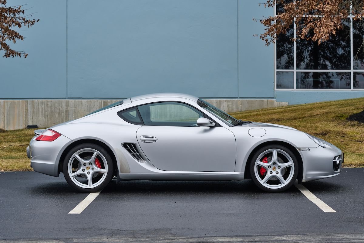 2006 Porsche Cayman - Immaculate 2006 Cayman S, Manual with Special Cocoa Leather Interior - Used - VIN WP0AB29846U782713 - 39,000 Miles - 6 cyl - 2WD - Manual - Coupe - Silver - Worcester, MA 01603, United States