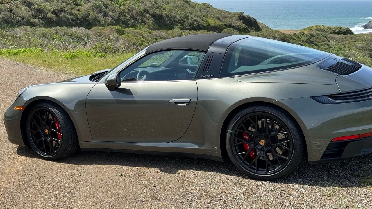 2022 Porsche 911 - 2022 GTS Targa 4 in Aventurine Green, 930 Red leather package, Super low miles - Used - VIN WP0BB2A94NS232477 - 1,390 Miles - 6 cyl - 4WD - Automatic - Coupe - Gray - San Francisco, CA 94107, United States