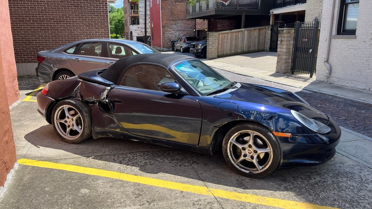 2003 Porsche Boxster - Accident-Damaged 2003 986 Boxster - Used - VIN WP0CA29803U622271 - 79,000 Miles - 6 cyl - 2WD - Manual - Convertible - Blue - Cincinnati, OH 45202, United States