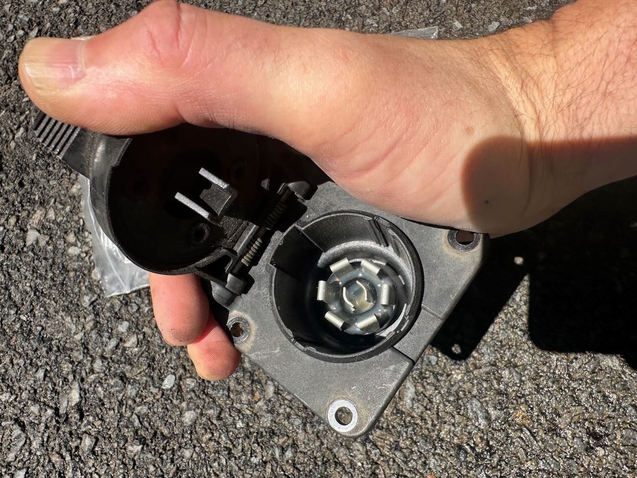 Accessories - Porsche Cayenne 955 or 957 Gen OEM Trailer Hitch, Controller and Plug - Used - 2004 to 2010 Porsche Cayenne - Glen Spey, NY 12737, United States