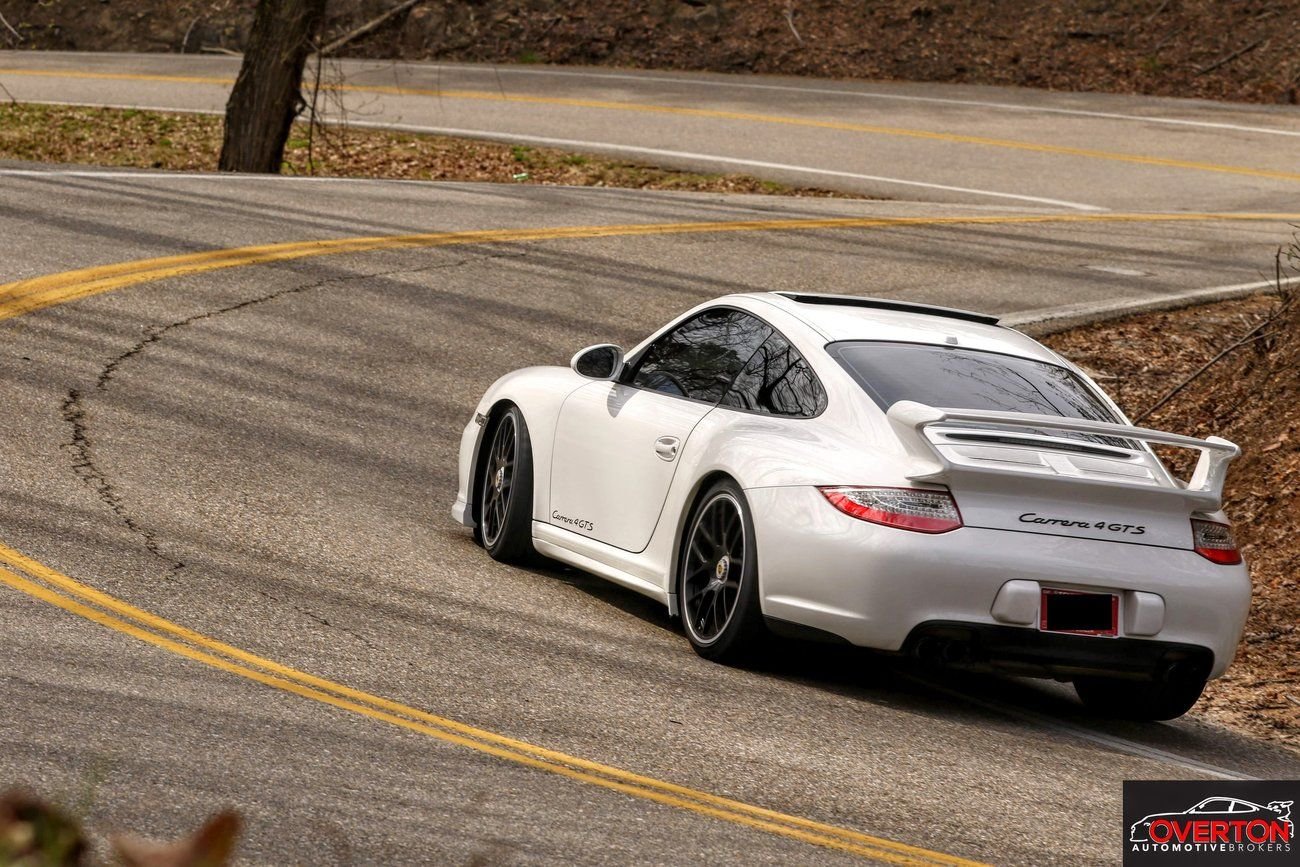 2012 Porsche 911 - 2012 911 Carrera 4 GTS Aero Kit w/6 speed manual. Carrera White w/black interior. - Used - VIN WP0AB2A95CS720877 - 42,500 Miles - 6 cyl - 4WD - Manual - Coupe - White - Knoxville, TN 37922, United States