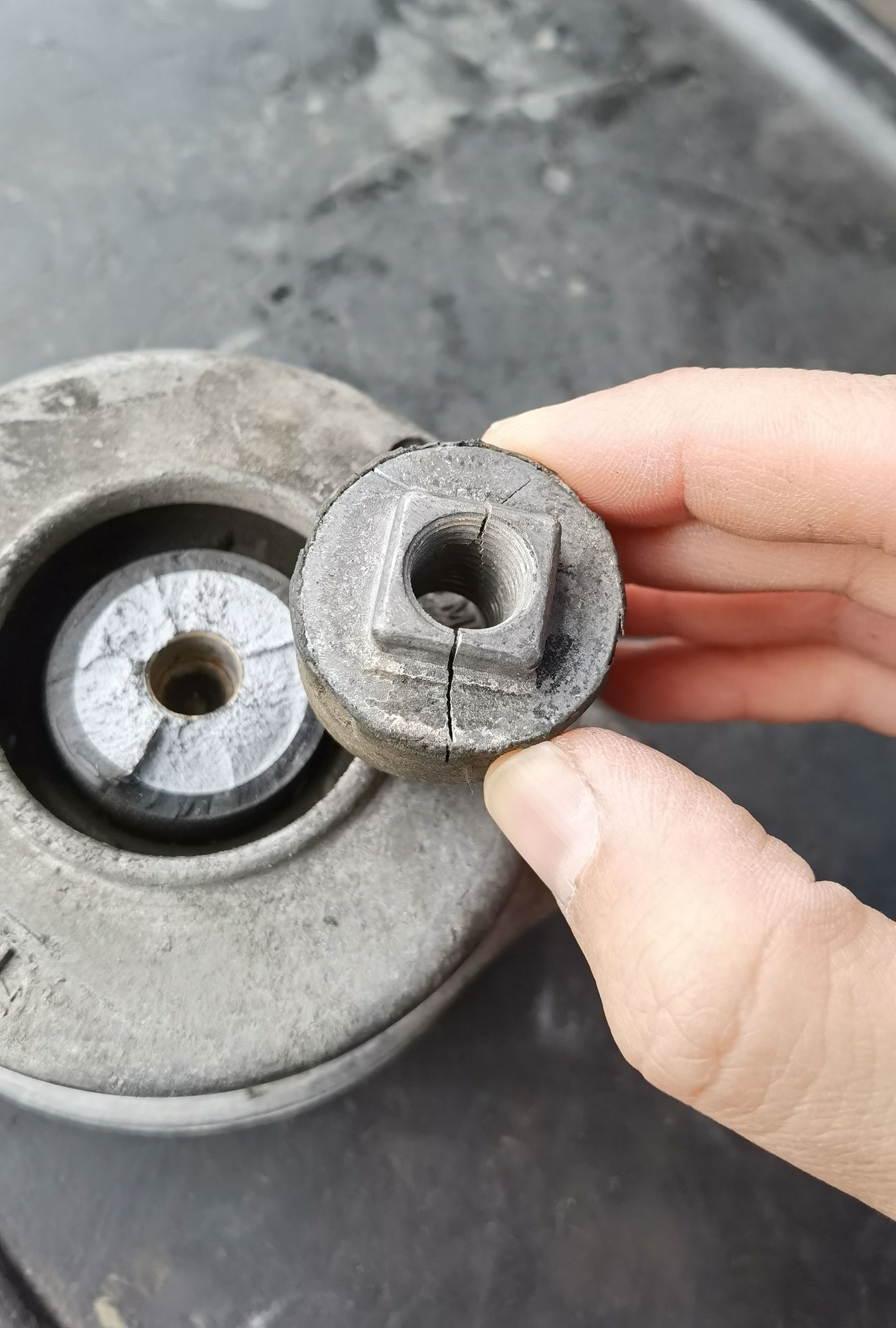 Broken engine mount 997tt Rennlist Porsche Discussion Forums