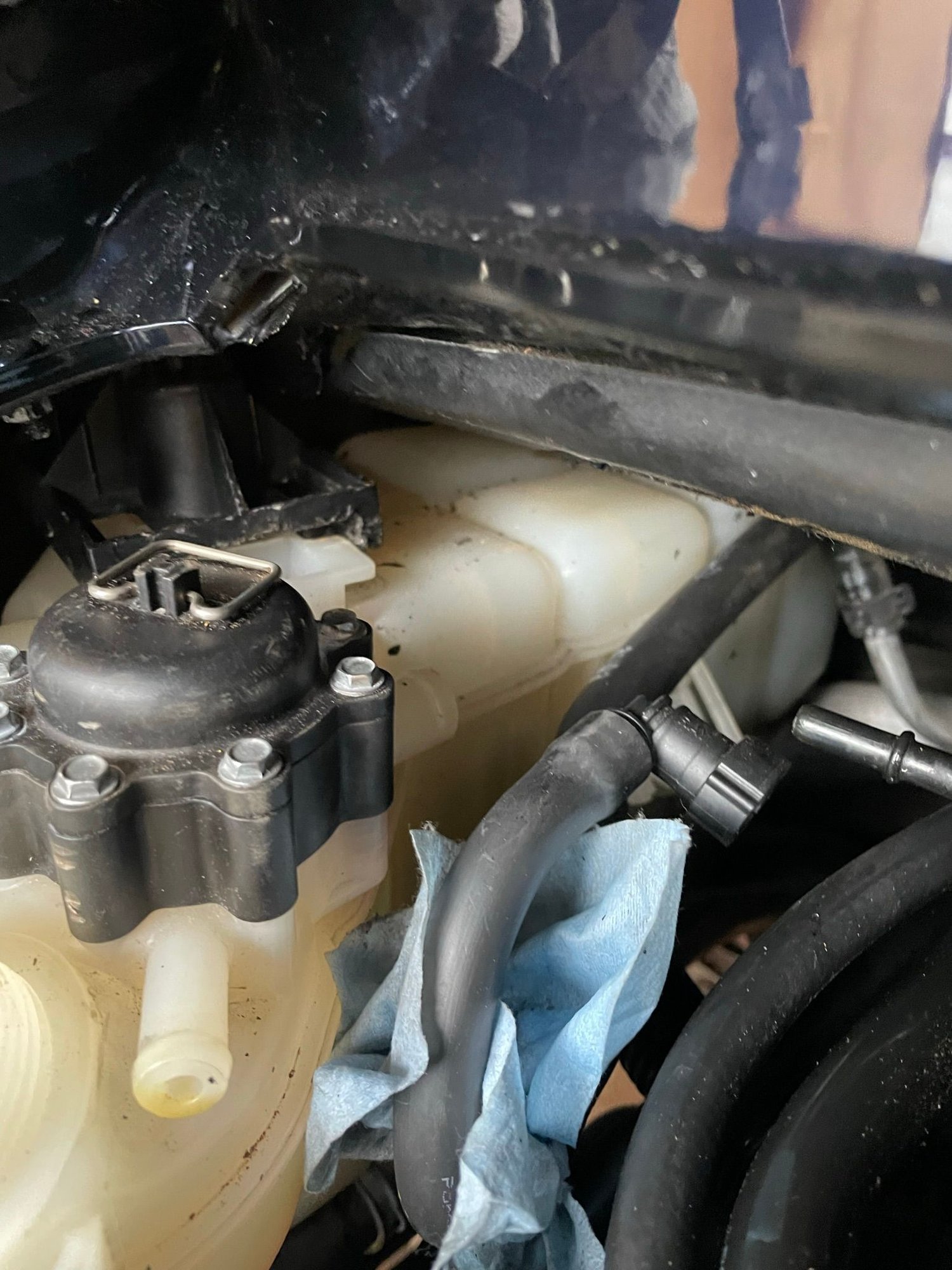 Stuck 996.2 coolant tank Rennlist Porsche Discussion Forums
