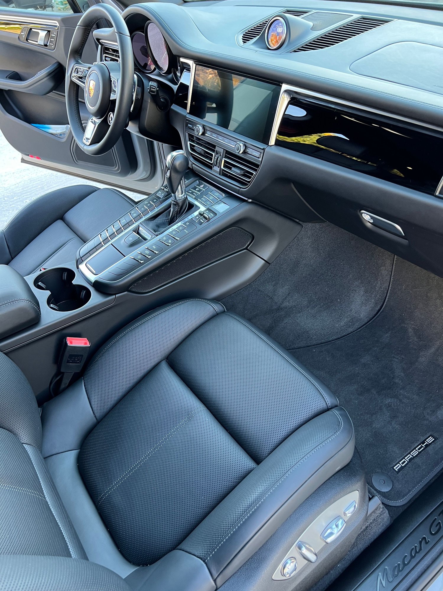2020 Porsche Macan - Chalk Macan GTS - Used - VIN WP1AG2A53LLB55083 - 9,300 Miles - 6 cyl - AWD - Automatic - SUV - Gray - Albuquerque, NM 87111, United States