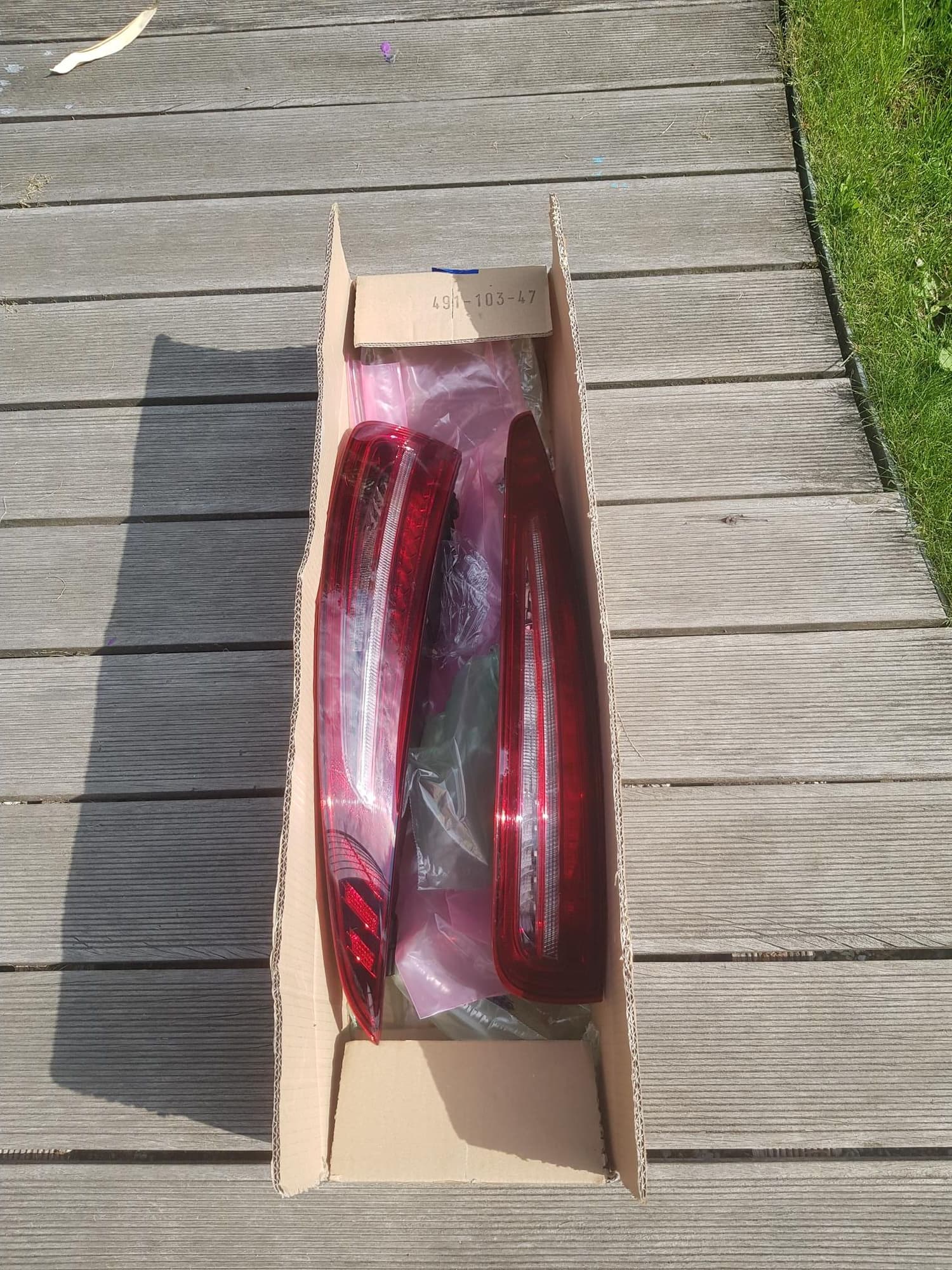 Lights - Global LHD (excl. US) OEM 991.1 Red Rear Tail Light Set - Used - 2012 to 2016 Porsche 911 - Egg Bei Zurich, Switzerland