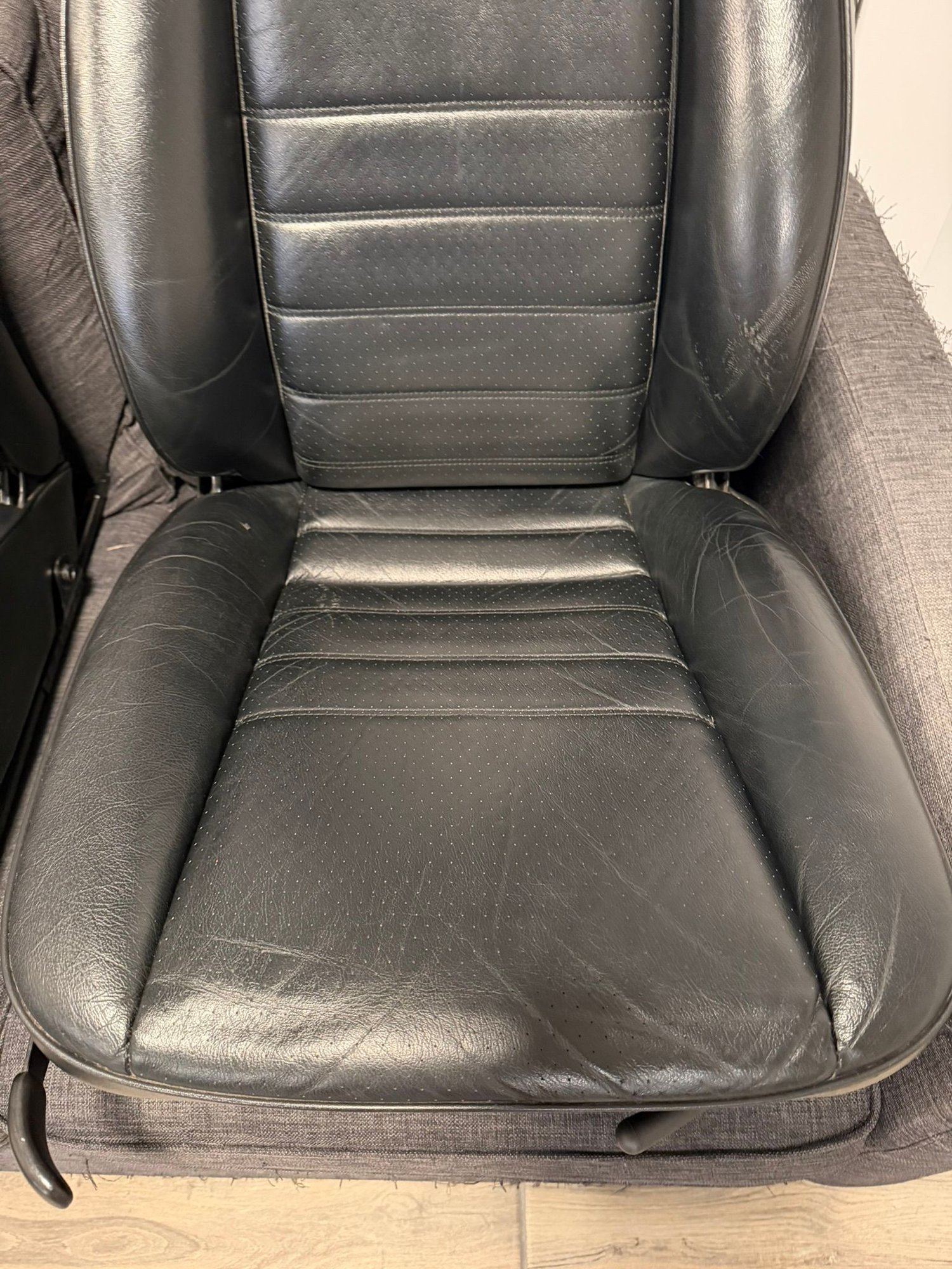 Interior/Upholstery - 964 Black Leather seats (pair) - Used - Danbury, CT 6811, United States