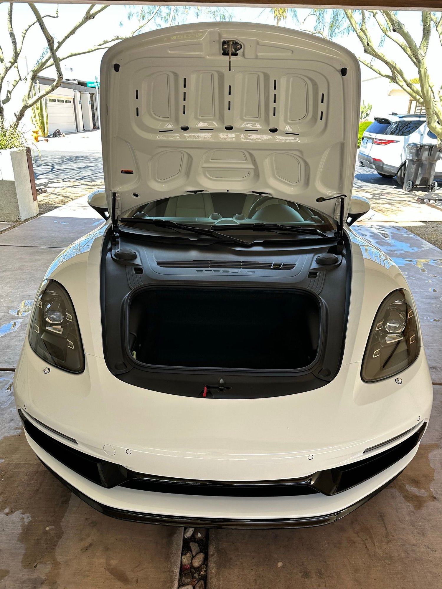 2019 Porsche 718 Cayman - 2019 718 Cayman 7K Miles, Awesome spec including black/chalk FULL leather int - Used - VIN WP0AA2A82KS260781 - 7,008 Miles - 4 cyl - 2WD - Automatic - Coupe - White - Scottsdale, AZ 85251, United States