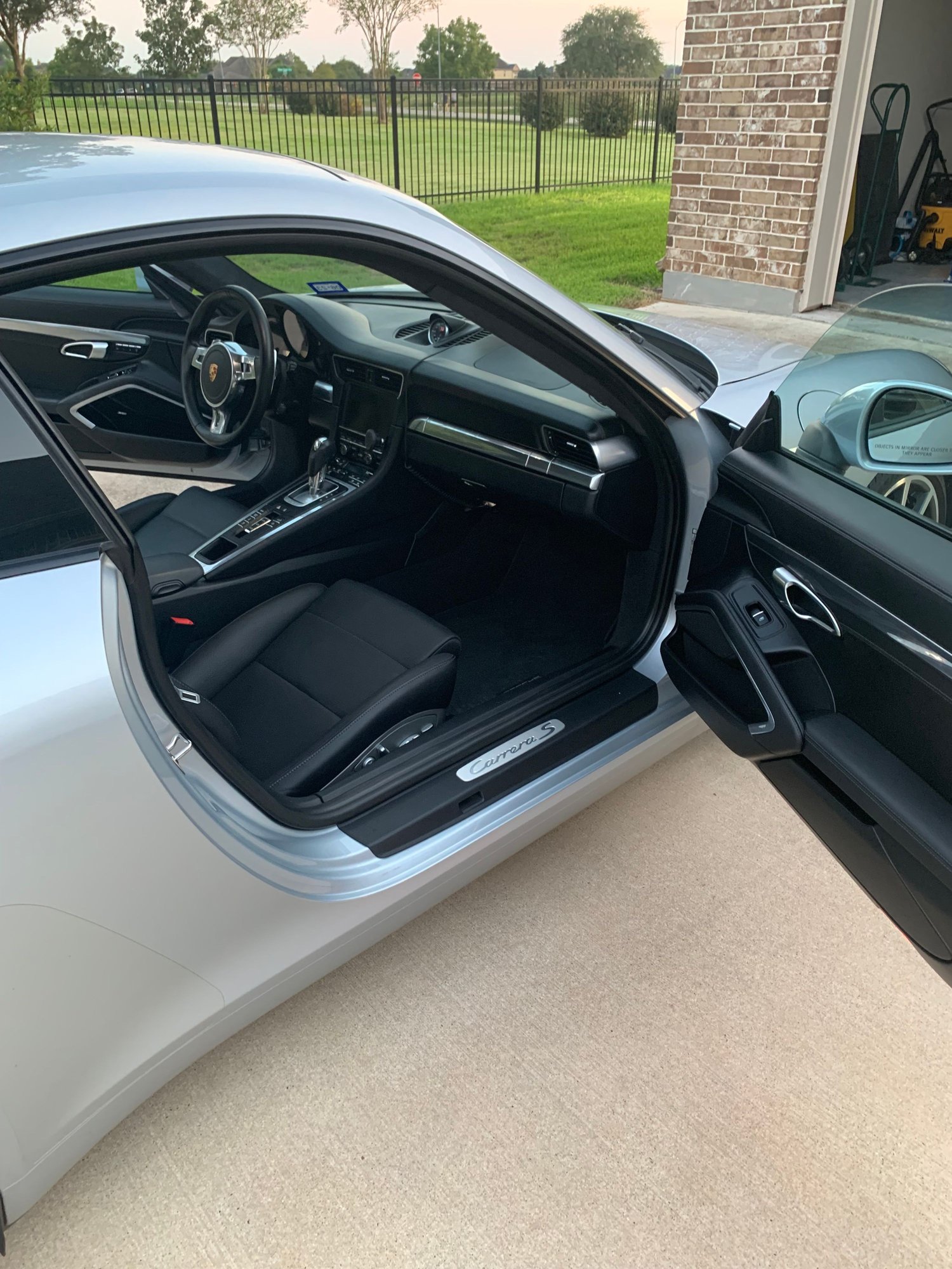 2014 Porsche 911 - 2014 Porsche 911 Carrera S Coupe - Used - VIN WP0AB2A98ES120986 - 37,500 Miles - 6 cyl - 2WD - Automatic - Coupe - Silver - Richmond, TX 77406, United States